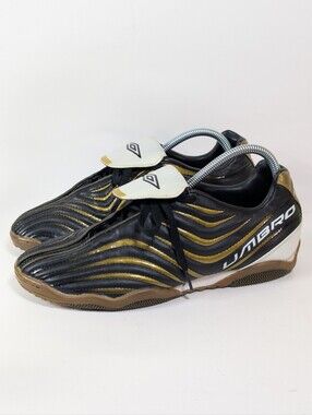 Umbro Etienne 2 Men’s Size 9 Black Gold Turf Soccer Shoes Sneakers Futbol Boots